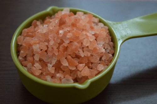 Pure Natural Himalayan Edible Red Cooking Medium Grain Salt (5-7MM)